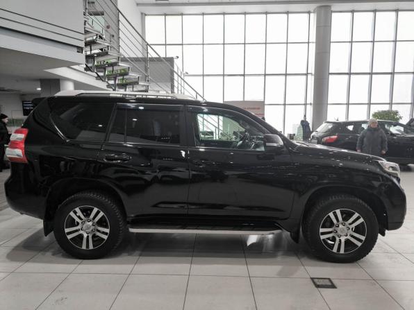 Toyota Land Cruiser Prado 150 Series Рестайлинг 1 с пробегом 2015 года, цена 2 550 000 рублей, 232001 км, внедорожник, Автокод Объявления
