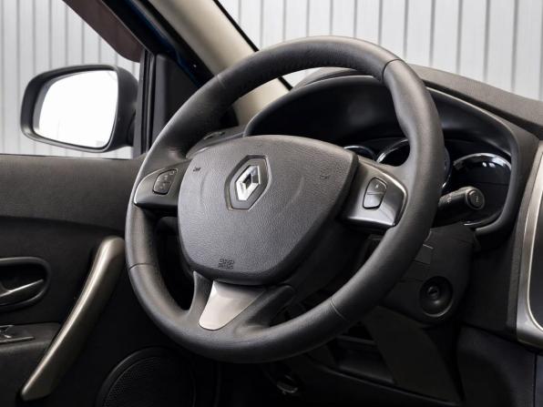 Renault Sandero II с пробегом 2015 года, цена 787 000 рублей, 135193 км, хэтчбек, Автокод Объявления