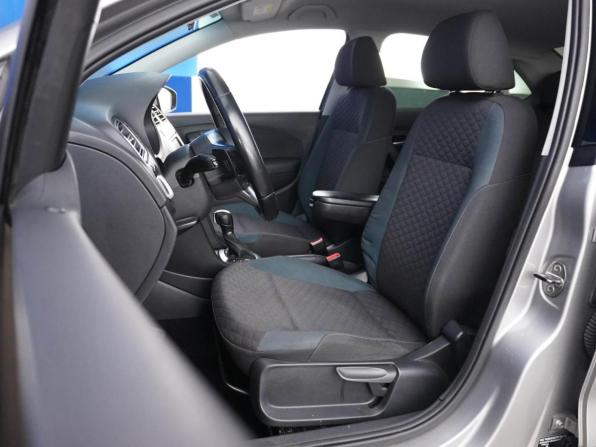 Volkswagen Polo V Рестайлинг с пробегом 2019 года, цена 1 497 090 рублей, 174592 км, седан, Автокод Объявления