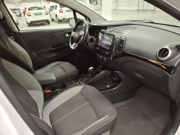 Renault Kaptur I Рестайлинг с пробегом 2021 года, цена 1 395 000 рублей, 56800 км, внедорожник, Автокод Объявления