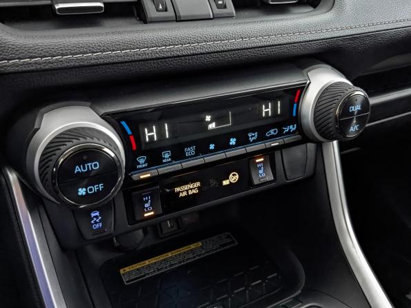 Toyota RAV4 V (XA50) с пробегом 2022 года, цена 3 500 000 рублей, 70149 км, внедорожник, Автокод Объявления