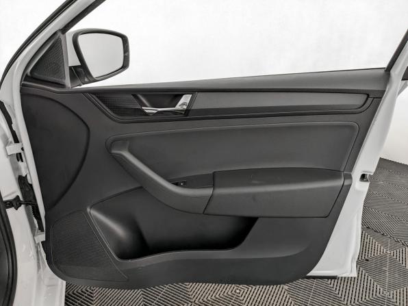Skoda Rapid I Рестайлинг с пробегом 2019 года, цена 755 000 рублей, 178010 км, лифтбек, Автокод Объявления