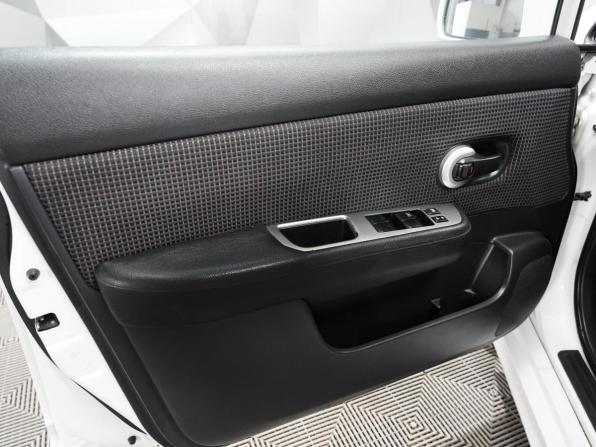 Nissan Tiida I Рестайлинг с пробегом 2011 года, цена 686 000 рублей, 194803 км, седан, Автокод Объявления