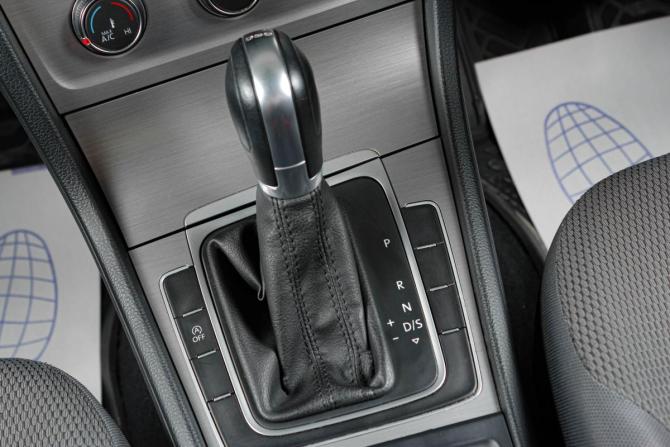 Volkswagen Golf VII с пробегом 2014 года, цена 899 000 рублей, 135700 км, универсал, Автокод Объявления