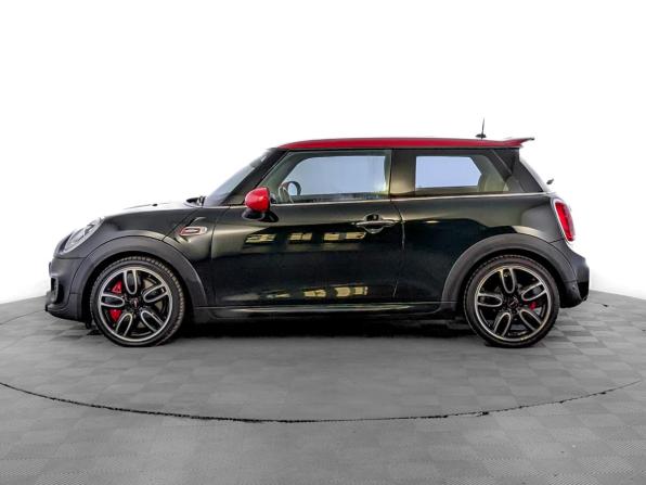 Mini Hatch III (F55/F56) с пробегом 2017 года, цена 2 020 000 рублей, 174963 км, хэтчбек, Автокод Объявления