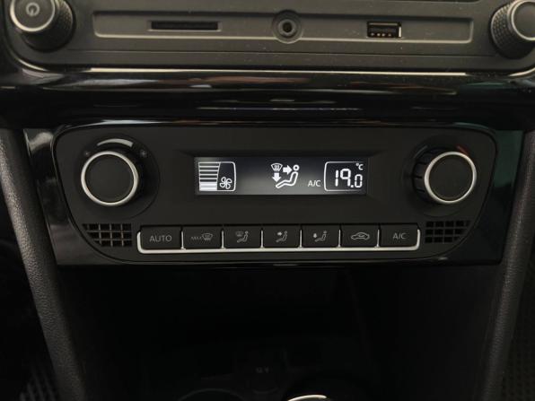 Volkswagen Polo V Рестайлинг с пробегом 2017 года, цена 933 100 рублей, 186013 км, седан, Автокод Объявления