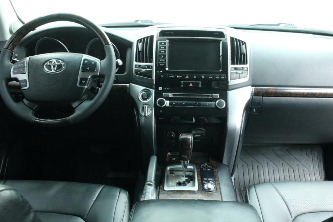 Toyota Land Cruiser 200 Series Рестайлинг 1 с пробегом 2013 года, цена 3 125 000 рублей, 473529 км, внедорожник, Автокод Объявления