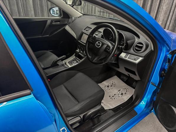 Mazda Axela II с пробегом 2010 года, цена 799 000 рублей, 180000 км, хэтчбек, Автокод Объявления