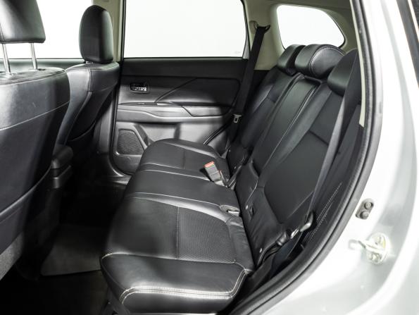 Mitsubishi Outlander III Рестайлинг 2 с пробегом 2017 года, цена 1 639 700 рублей, 183457 км, внедорожник, Автокод Объявления