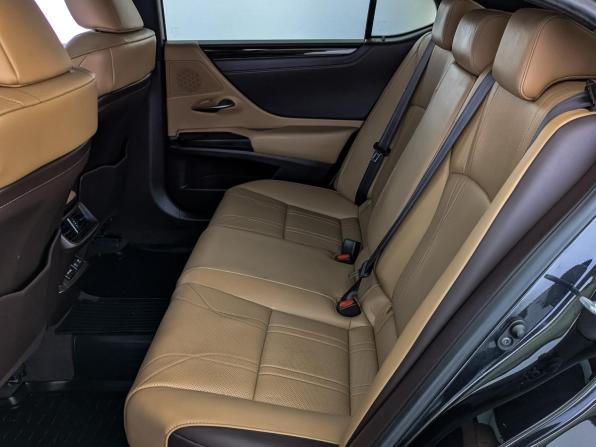 Lexus ES VII с пробегом 2020 года, цена 3 300 000 рублей, 156969 км, седан, Автокод Объявления