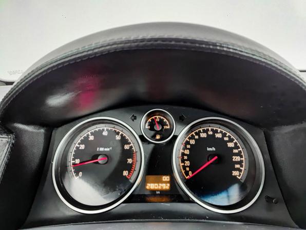 Opel Astra H Рестайлинг с пробегом 2011 года, цена 370 000 рублей, 280273 км, седан, Автокод Объявления