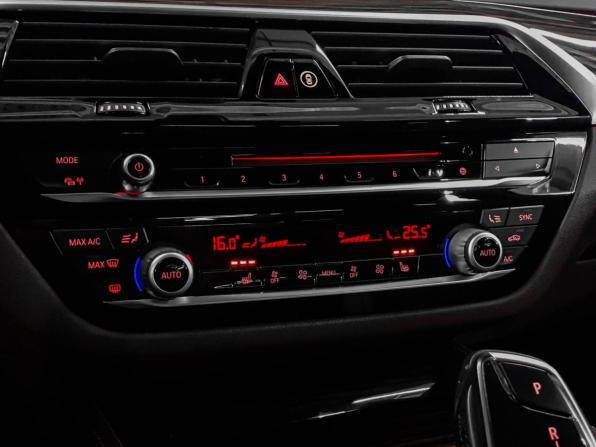 BMW 5 серии VII (G30/G31/G38) с пробегом 2018 года, цена 3 589 000 рублей, 126210 км, седан, Автокод Объявления