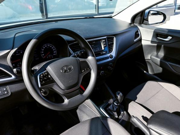Hyundai Solaris II с пробегом 2018 года, цена 1 325 000 рублей, 85406 км, седан, Автокод Объявления