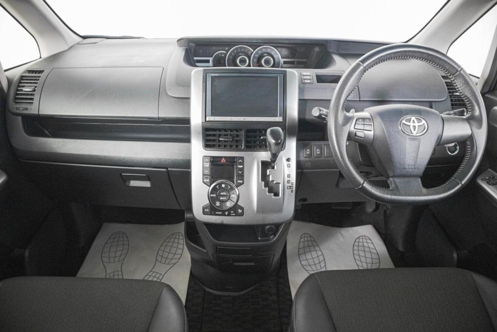 Toyota Voxy II (R70) Рестайлинг Кемерово  - изображение 14