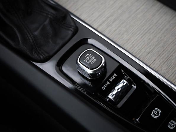 Volvo XC60 II с пробегом 2018 года, цена 3 749 000 рублей, 72590 км, внедорожник, Автокод Объявления