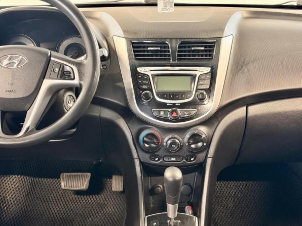 Hyundai Solaris I с пробегом 2011 года, цена 663 000 рублей, 184774 км, седан, Автокод Объявления