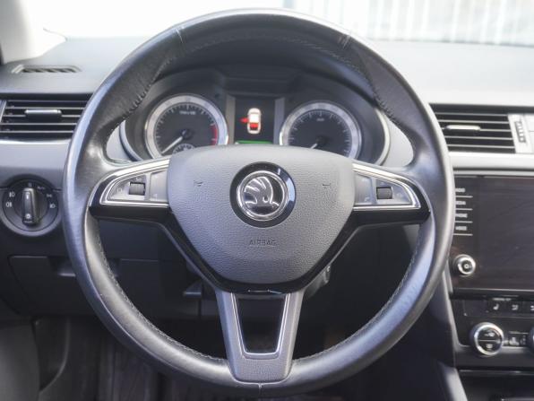 Skoda Octavia III (A7) Рестайлинг с пробегом 2017 года, цена 1 665 200 рублей, 158223 км, лифтбек, Автокод Объявления