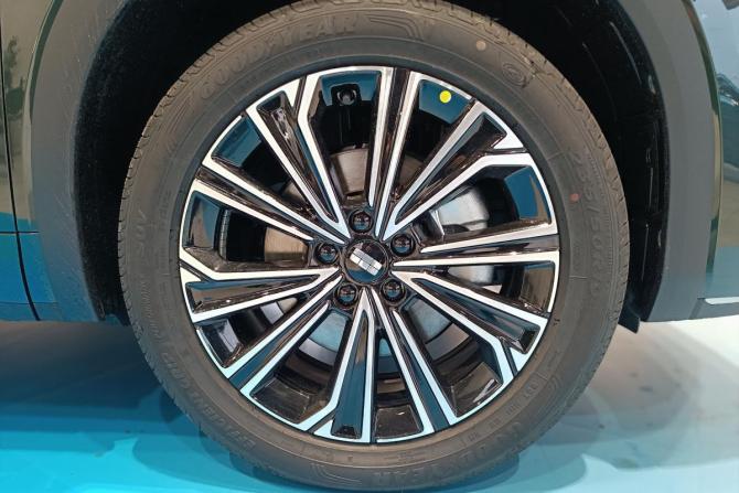 Новый Geely EX5 EM-i 2026 года, цена 3 924 990 рублей, внедорожник, Автокод Объявления