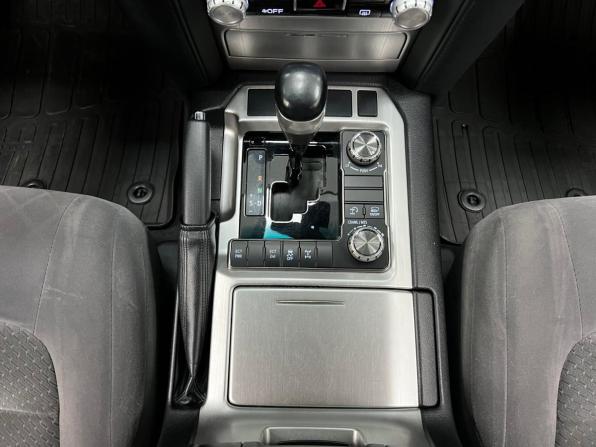 Toyota Land Cruiser 200 Series Рестайлинг 2 с пробегом 2018 года, цена 5 690 000 рублей, 190000 км, внедорожник, Автокод Объявления