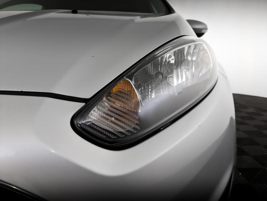 Ford Fiesta Mk6 Рестайлинг Санкт-Петербург  - изображение 17
