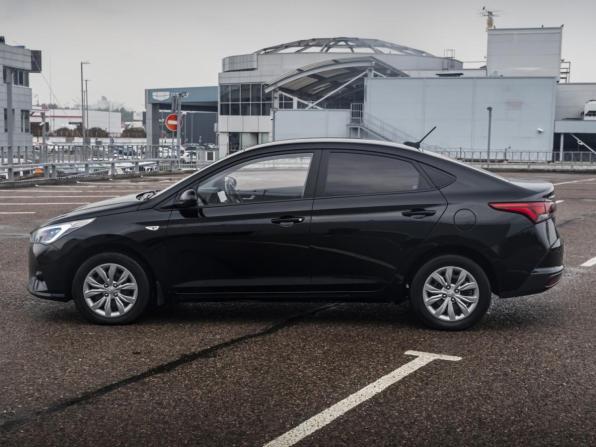 Hyundai Solaris II Рестайлинг с пробегом 2021 года, цена 1 588 000 рублей, 68364 км, седан, Автокод Объявления