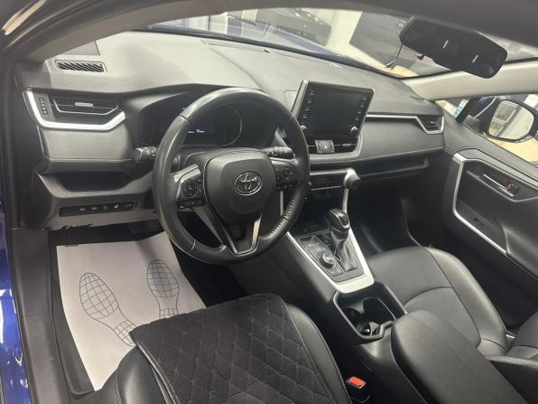 Toyota RAV4 V (XA50) с пробегом 2021 года, цена 3 075 000 рублей, 127000 км, внедорожник, Автокод Объявления