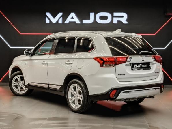 Mitsubishi Outlander III Рестайлинг 3 с пробегом 2020 года, цена 2 399 000 рублей, 98552 км, внедорожник, Автокод Объявления