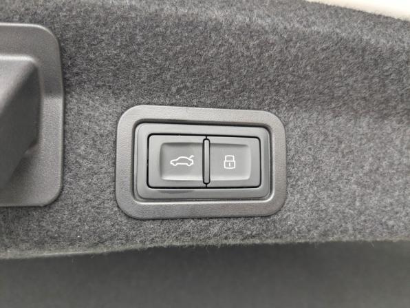 Audi A6 V (C8) с пробегом 2021 года, цена 4 745 000 рублей, 81331 км, седан, Автокод Объявления