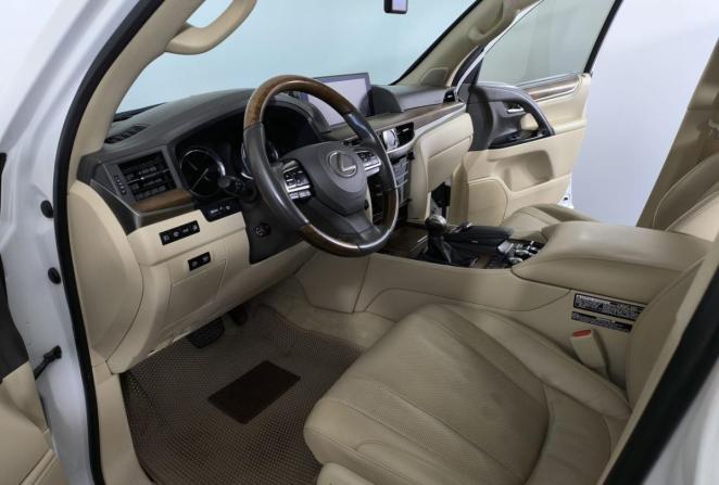 Lexus LX III Рестайлинг 2 с пробегом 2016 года, цена 7 300 000 рублей, 226387 км, внедорожник, Автокод Объявления