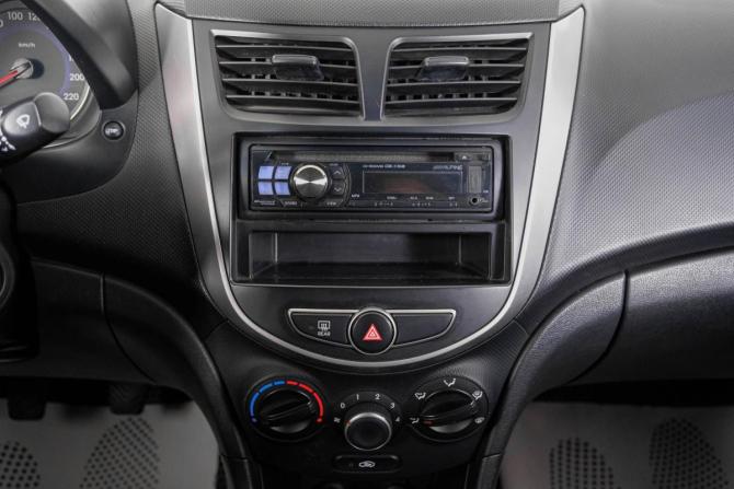 Hyundai Solaris I Рестайлинг с пробегом 2014 года, цена 799 000 рублей, 173000 км, седан, Автокод Объявления