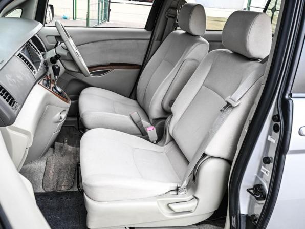 Toyota ISis I Рестайлинг с пробегом 2009 года, цена 1 169 000 рублей, 203036 км, компактвэн, Автокод Объявления