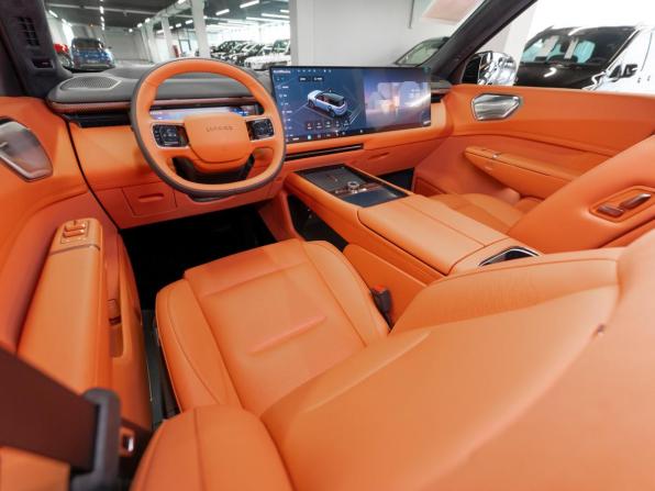Lynk &amp; Co 900 с пробегом 2025 года, цена 8 000 000 рублей, 50 км, внедорожник, Автокод Объявления