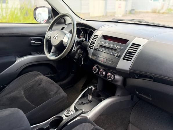 Mitsubishi Outlander II Рестайлинг с пробегом 2011 года, цена 795 000 рублей, 294000 км, внедорожник, Автокод Объявления