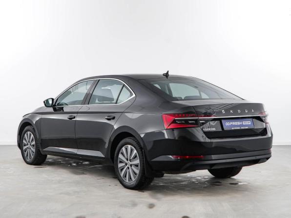 Skoda Superb III Рестайлинг с пробегом 2021 года, цена 2 050 077 рублей, 247188 км, лифтбек, Автокод Объявления