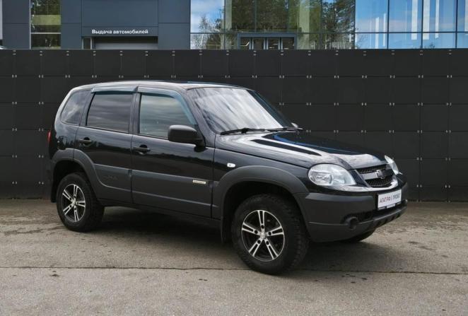 Chevrolet Niva I Рестайлинг с пробегом 2017 года, цена 705 000 рублей, 110528 км, внедорожник, Автокод Объявления