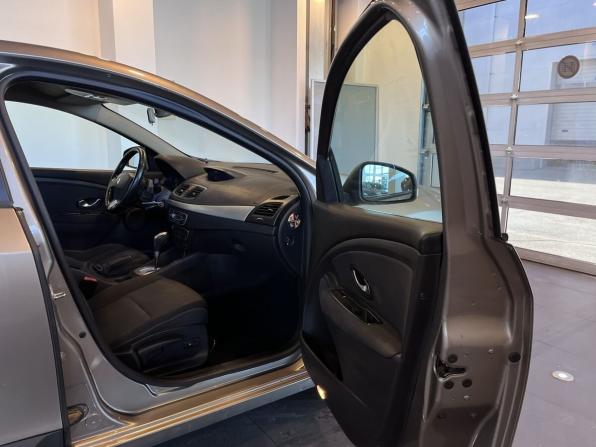 Renault Fluence I с пробегом 2011 года, цена 625 000 рублей, 267220 км, седан, Автокод Объявления