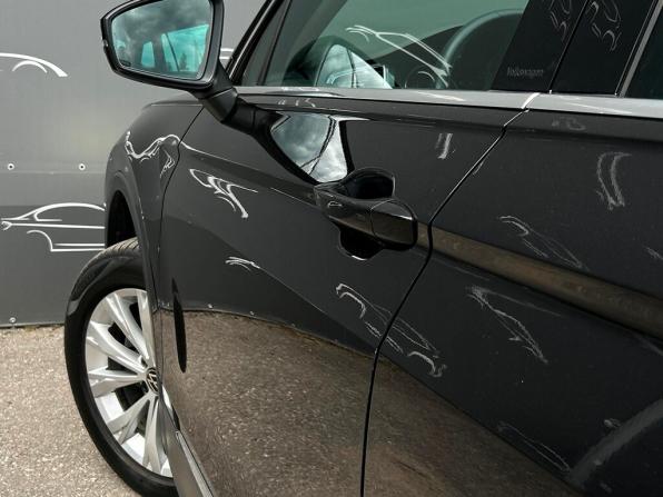 Volkswagen Tiguan II Рестайлинг с пробегом 2021 года, цена 2 450 300 рублей, 63141 км, внедорожник, Автокод Объявления