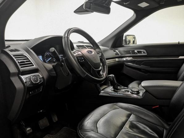 Ford Explorer V Рестайлинг 2 с пробегом 2018 года, цена 3 300 000 рублей, 97302 км, внедорожник, Автокод Объявления