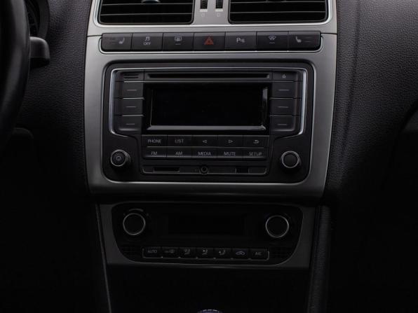 Volkswagen Polo V Рестайлинг с пробегом 2017 года, цена 1 295 000 рублей, 104005 км, седан, Автокод Объявления