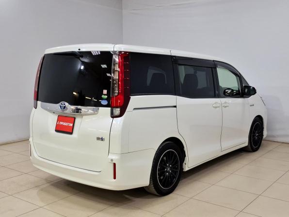 Toyota Noah III (R80) с пробегом 2014 года, цена 1 850 000 рублей, 262415 км, минивэн, Автокод Объявления