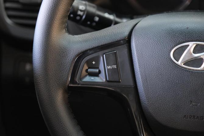 Hyundai Solaris I с пробегом 2012 года, цена 899 000 рублей, 92000 км, седан, Автокод Объявления