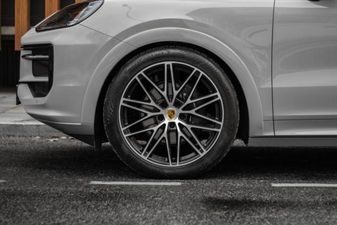 Новый Porsche Cayenne III Рестайлинг 2025 года, цена 19 358 700 рублей, внедорожник, Автокод Объявления