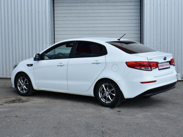 Kia Rio III Рестайлинг с пробегом 2016 года, цена 899 000 рублей, 168657 км, седан, Автокод Объявления