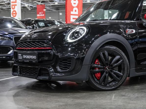 Mini Hatch III (F55/F56) Рестайлинг с пробегом 2019 года, цена 2 780 000 рублей, 54711 км, хэтчбек, Автокод Объявления