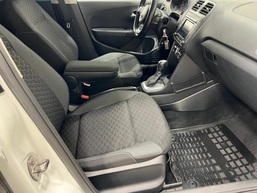 Volkswagen Polo V Рестайлинг Кемерово  - изображение 16