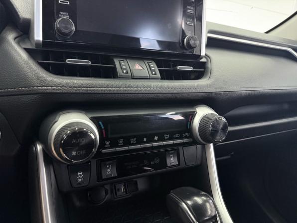 Toyota RAV4 V (XA50) с пробегом 2020 года, цена 3 300 000 рублей, 64964 км, внедорожник, Автокод Объявления