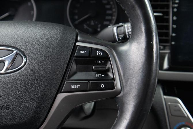 Hyundai Elantra VI (AD) с пробегом 2018 года, цена 1 449 000 рублей, 107521 км, седан, Автокод Объявления