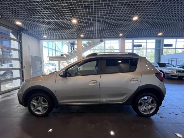 Renault Sandero II Рестайлинг с пробегом 2019 года, цена 1 310 000 рублей, 69844 км, хэтчбек, Автокод Объявления