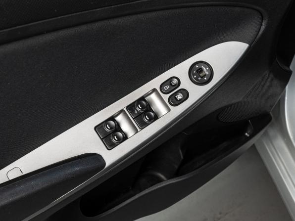 Hyundai Solaris I Рестайлинг с пробегом 2016 года, цена 990 000 рублей, 164032 км, седан, Автокод Объявления