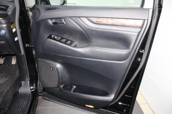 Toyota Alphard III Рестайлинг с пробегом 2021 года, цена 5 700 000 рублей, 80903 км, минивэн, Автокод Объявления